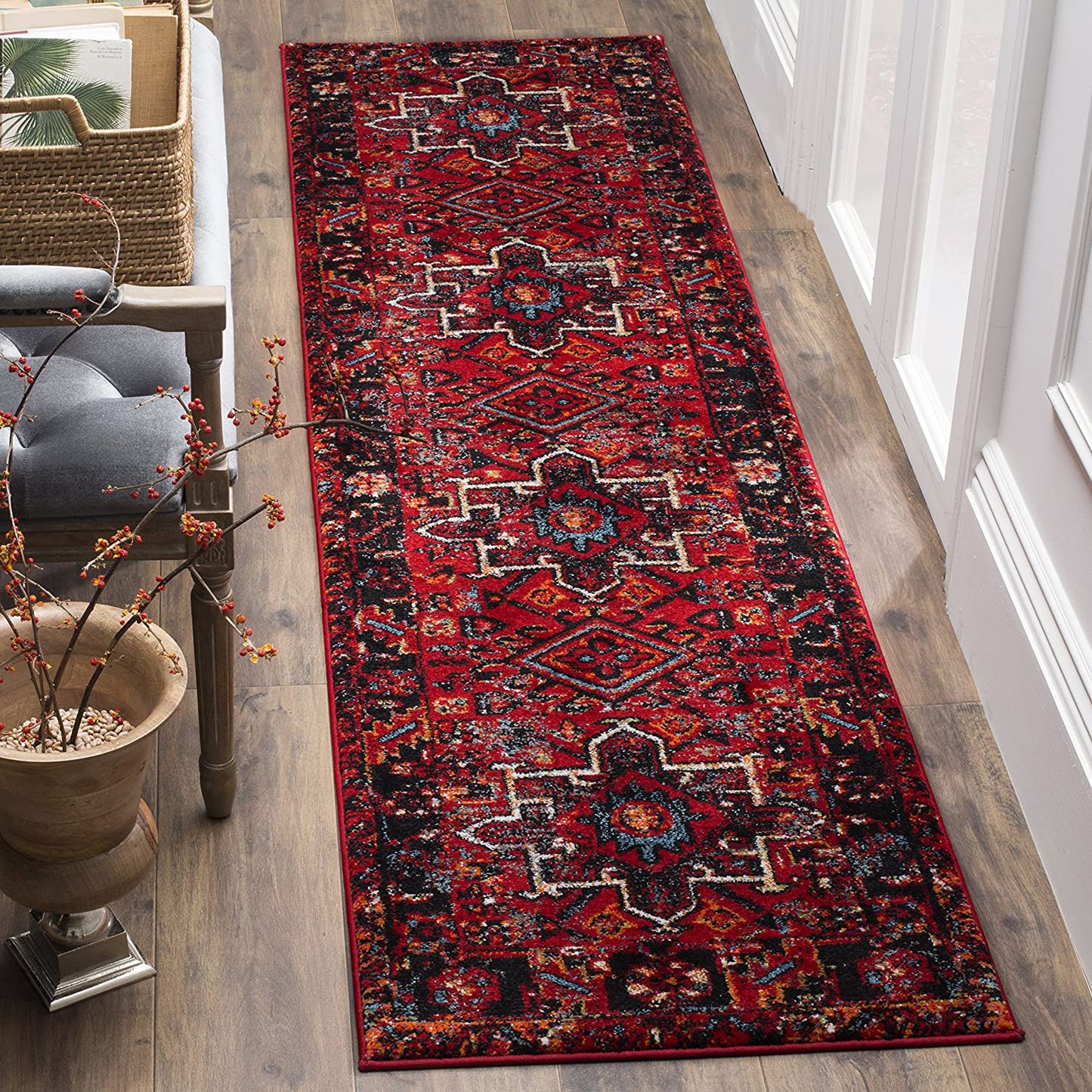 Skørter | Safavieh Vintage Hamadan Collection VTH211A Oriental Traditional Persian Non-Shedding Stain Resistant Living Room Bedroom Runner, 2'3" x 8', Red / Multi