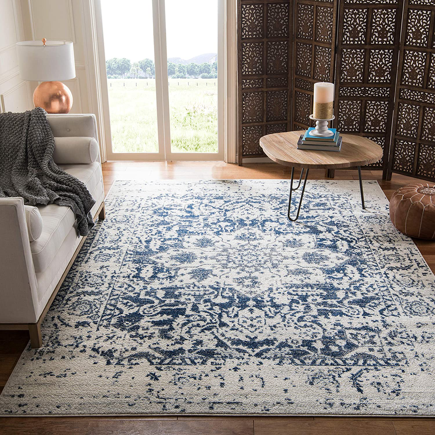 Skørter | Safavieh Madison Collection MAD603D Oriental Snowflake Medallion Distressed Non-Shedding Living Room Bedroom Area Rug, 5'3" x 5'3" Square, Cream / Navy Blue