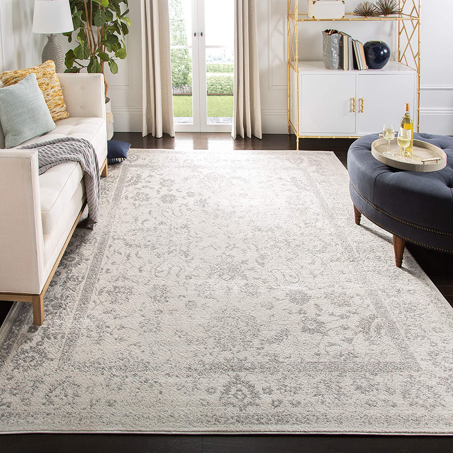 Skørter | Safavieh Adirondack Collection ADR109C Oriental Distressed Non-Skid Stain Resistance Living Room Bedroom Area Rug, 3' x 5', Ivory / Silver