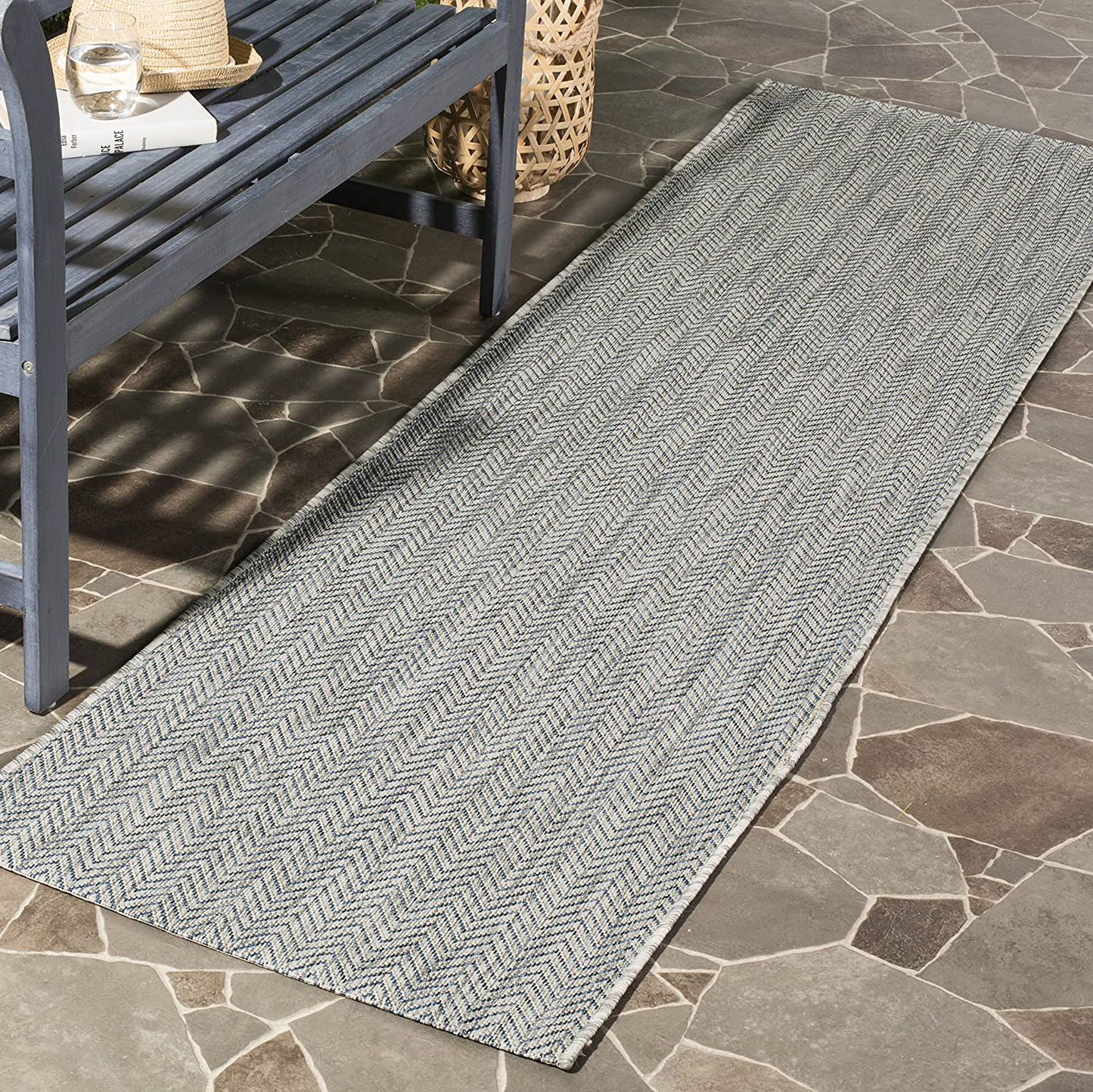 Skørter | Safavieh Courtyard Collection CY8022 Indoor/ Outdoor Non-Shedding Stain Resistant Patio Backyard Runner, 2'3" x 6'7", Gray / Navy Blue