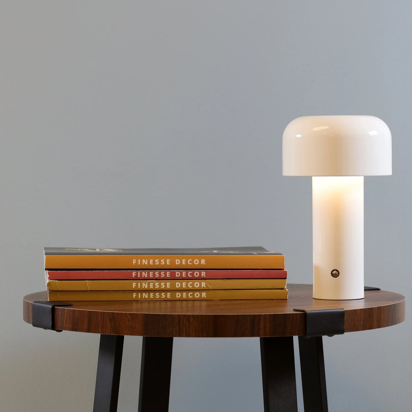 Skorter | Silhouette Rechargeable Lamp // White