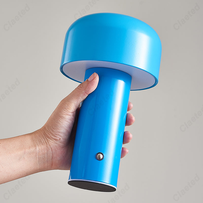 Skorter | Bellhop Table Lamp