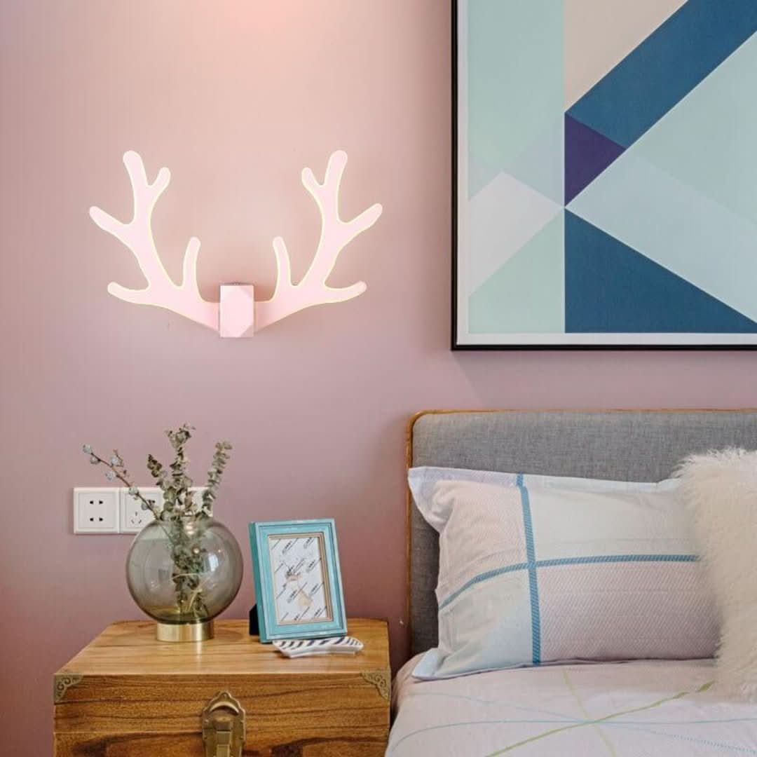 Skorter | Geweiglow - Simple Geweiformed Wall Lamp With 1 LED Arm