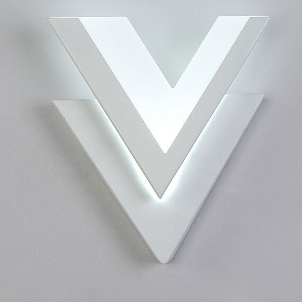 Skorter | Minimalist V-shaped LED wall lamp