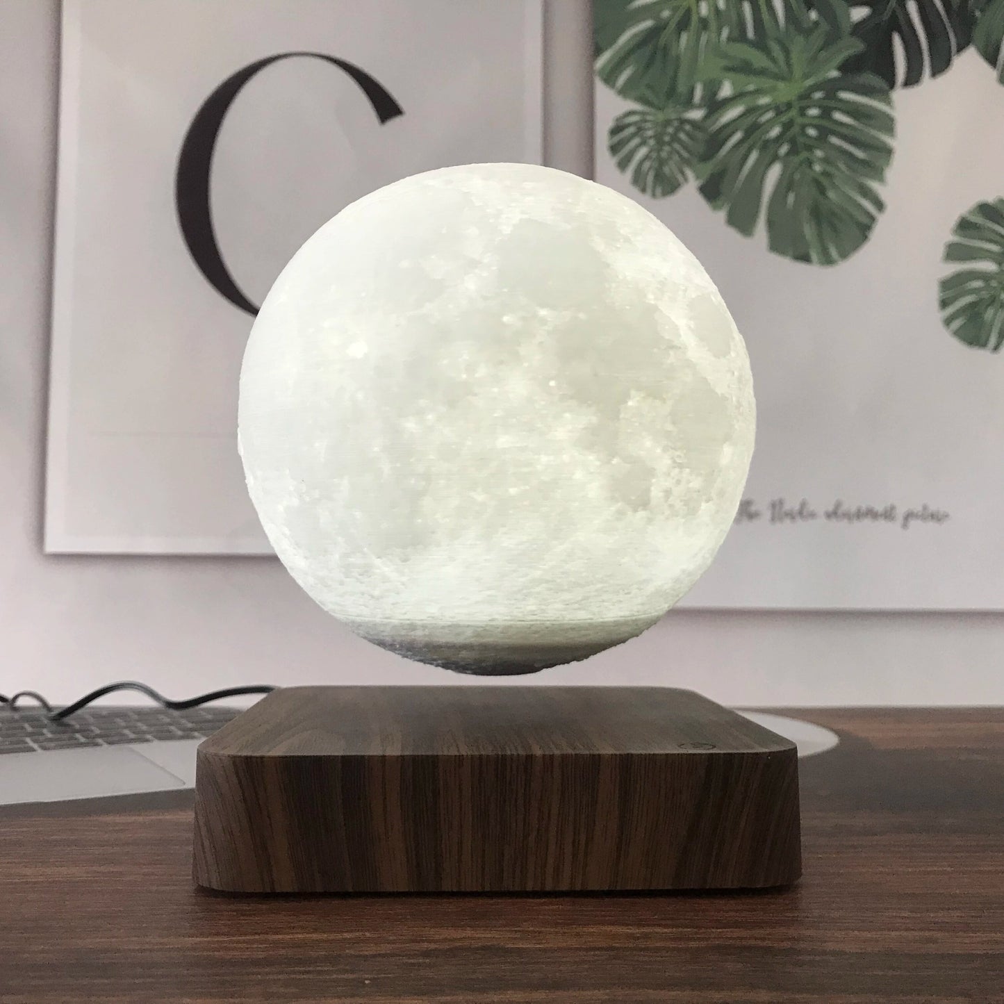 Skorter | Floating Moon Lamp