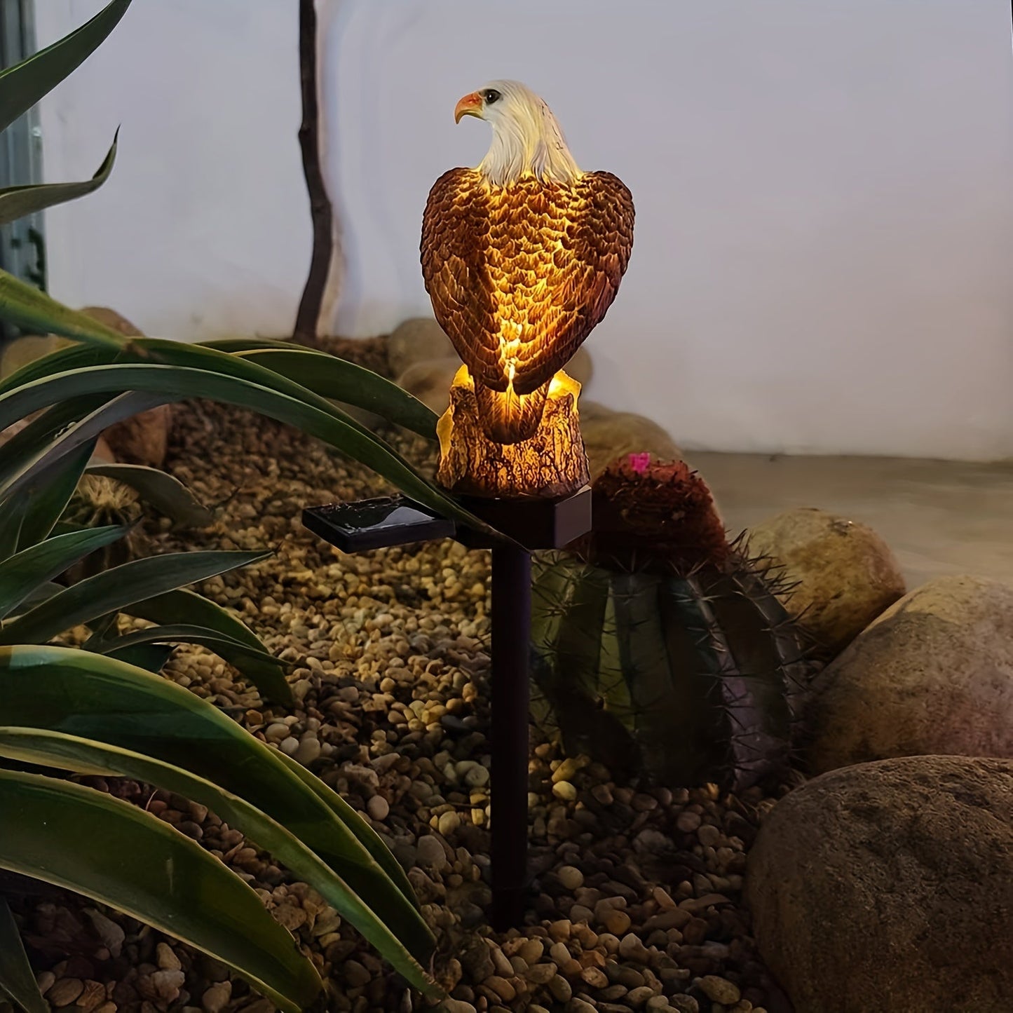 Skorter | SolarGlow - Decorative Eagle Solar-Garden Lamp, Clear LED for Patio & Lawn