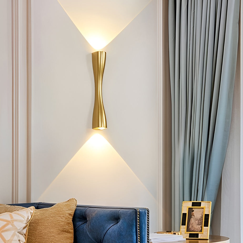 Skorter | LumiBriljant - LED Up and Down Wall Lamps in Modern Metal Finish