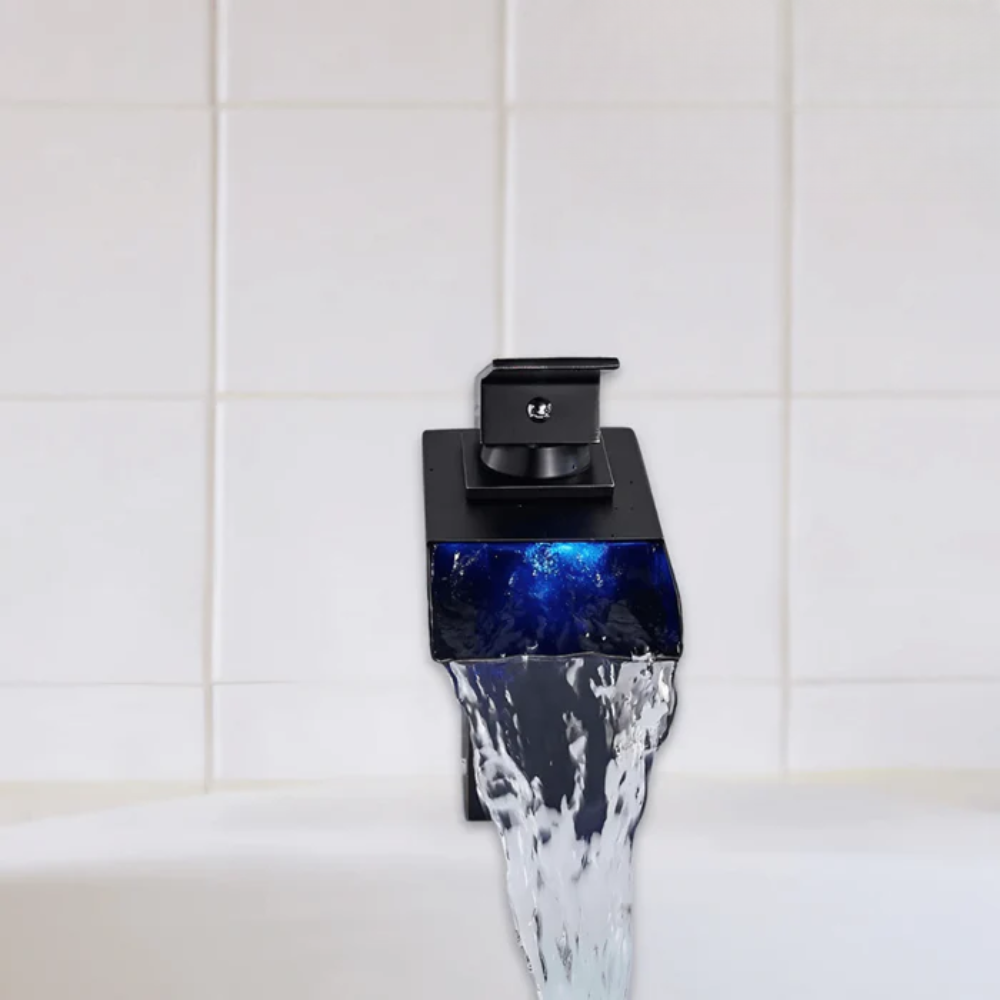 Skorter | VidricLED - Temperature dependent wall-mounted faucet