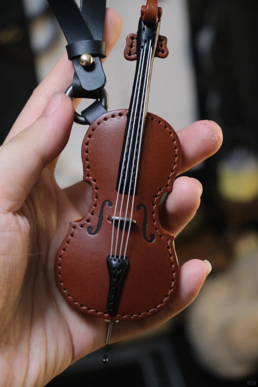 Skorter | Crafted Leather Violin & Cello Keychain
