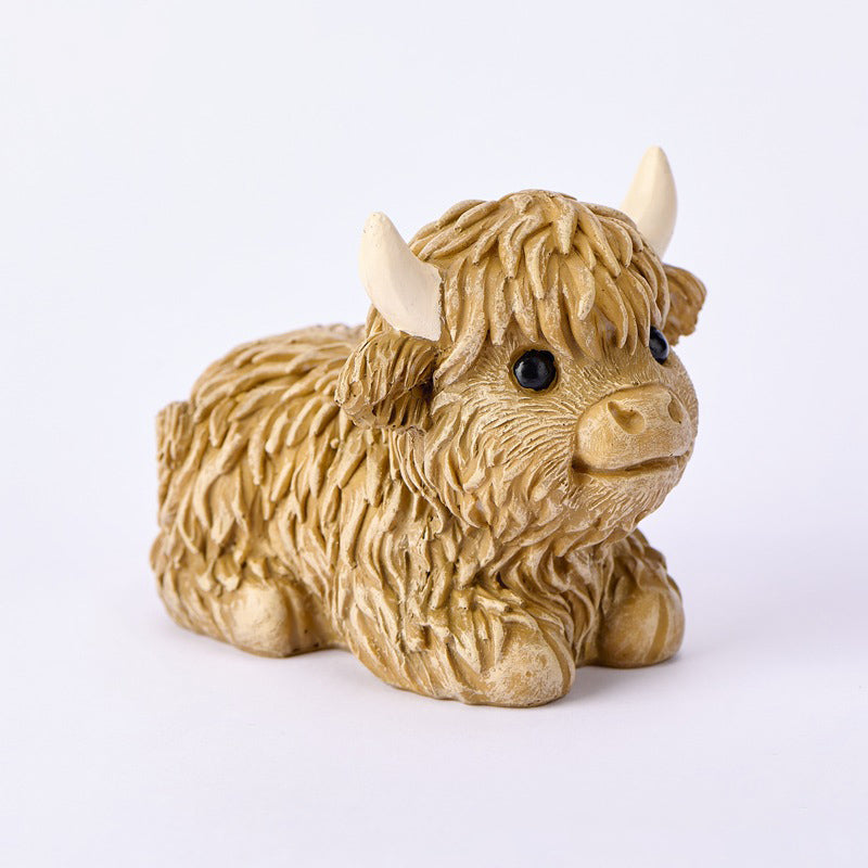 Skorter | Adorable Highland Cow Figurine