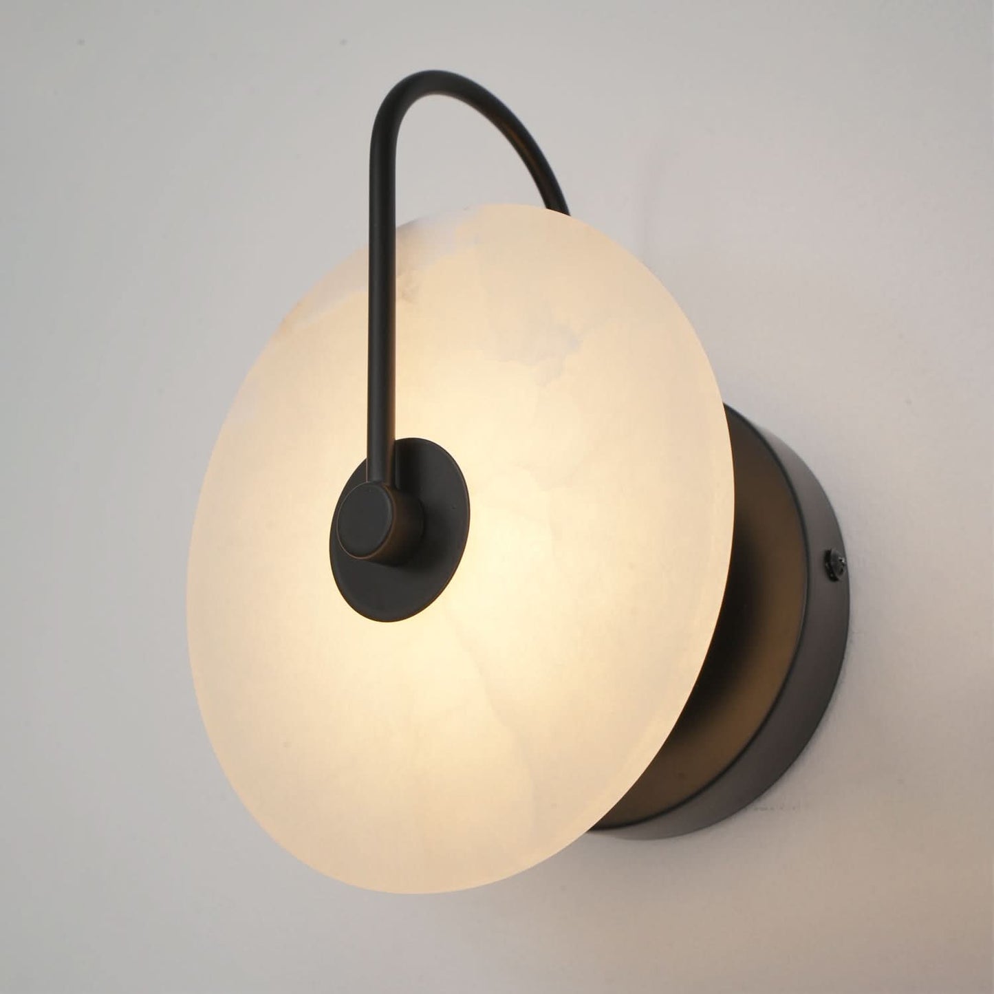 Skorter | Alabaster LED Wall Lamp – Modern Ambient Lighting