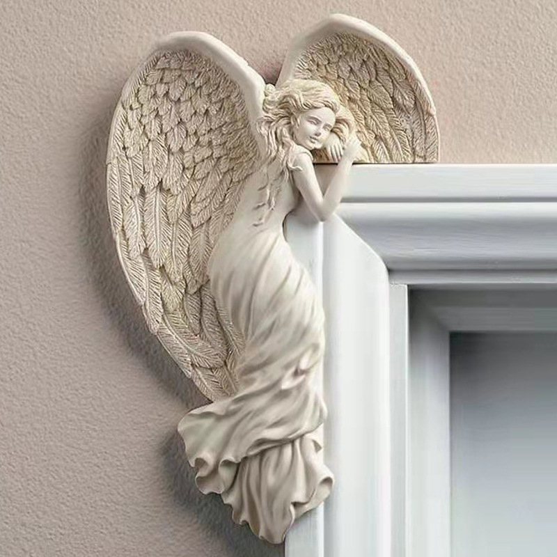 Skorter | Angel-shaped doorframe decoration