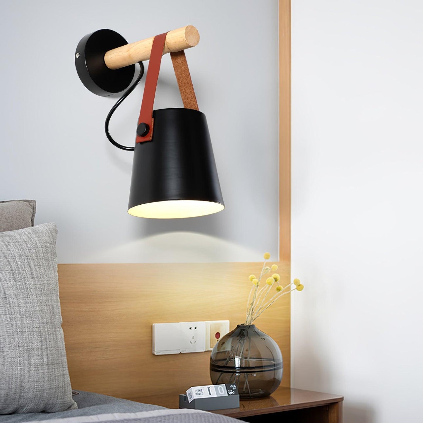Skorter | Tree Stake Wall Lamp