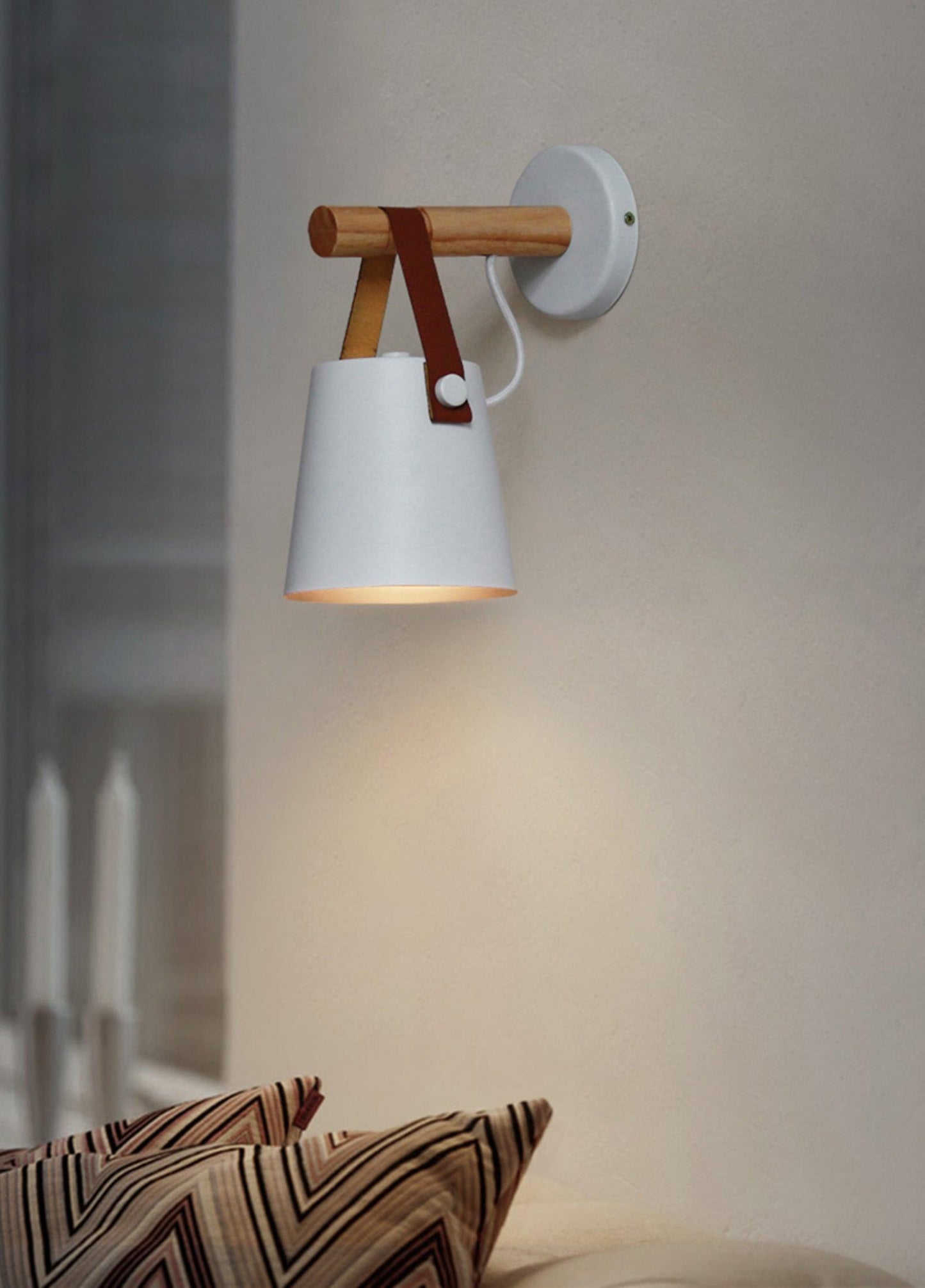 Skorter | Tree Stake Wall Lamp