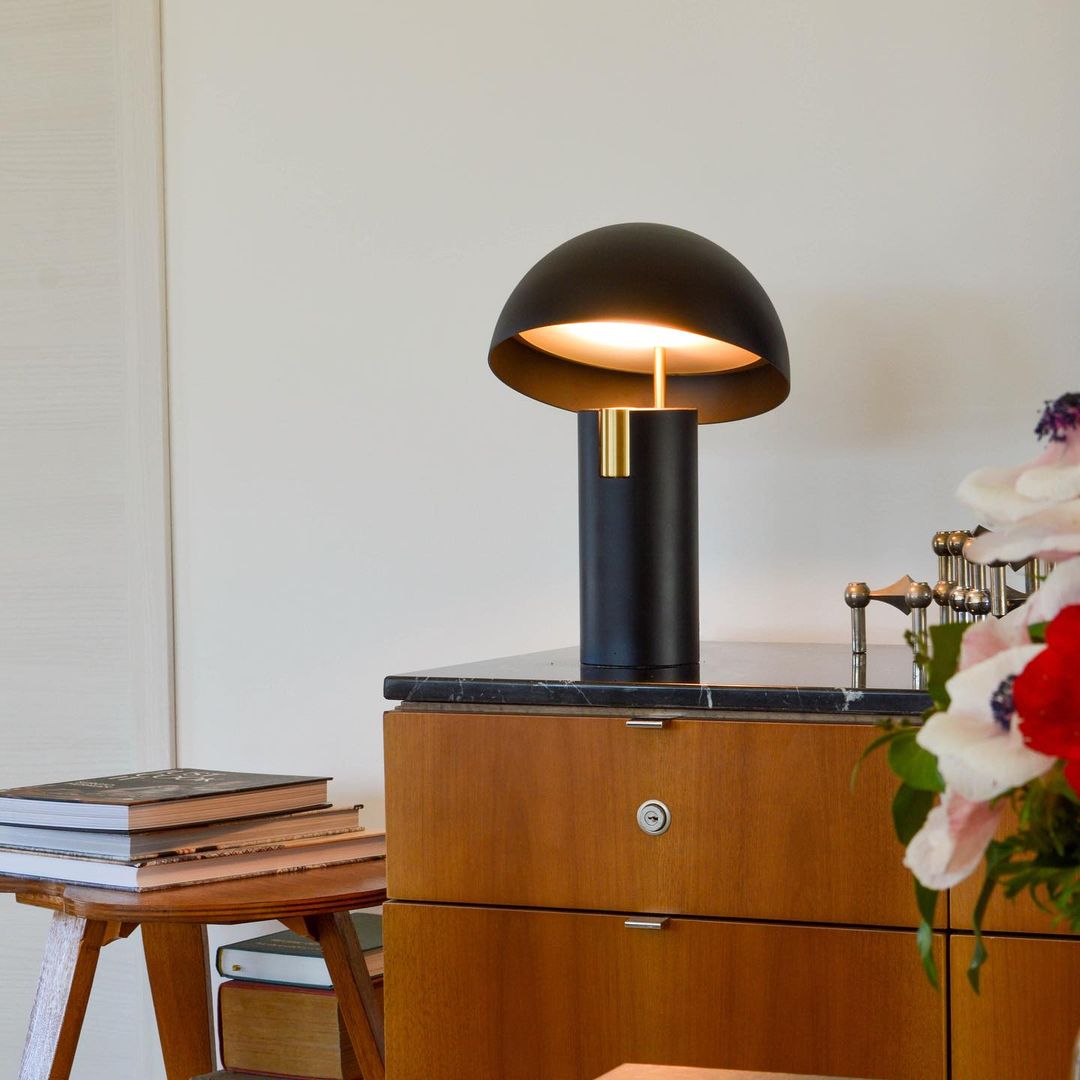 Skorter | Table Lamp - RetroWave - Minimalist & Adjustable Design - Chic Modern Elegance