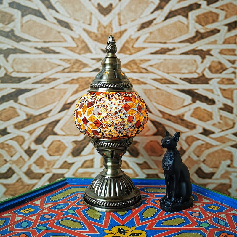 Skorter | Traditional Tiffany Oval Glass Iron 1-Light Table Lamp for the Living Room