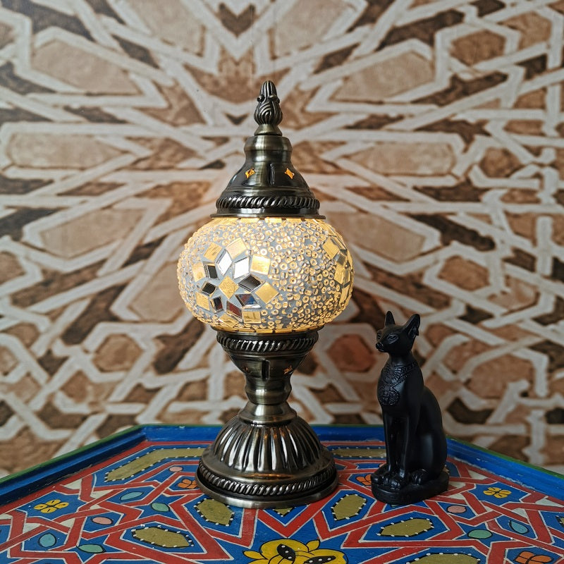Skorter | Traditional Tiffany Oval Glass Iron 1-Light Table Lamp for the Living Room