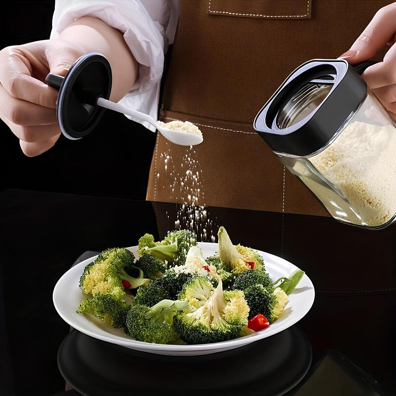 Skorter spice jar with tray and integrated spoons