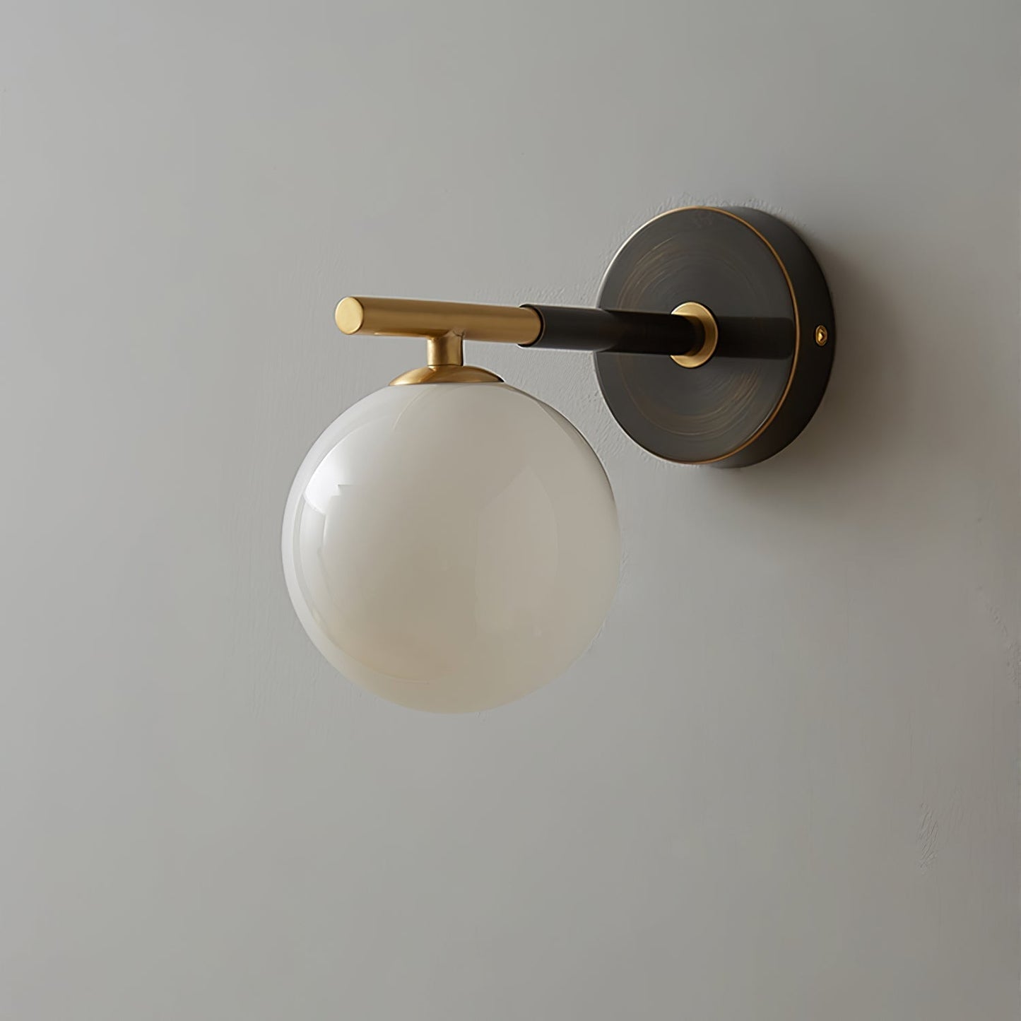 Skorter | GlobalGlow – Gold Wall Lamp with Global Inspiration