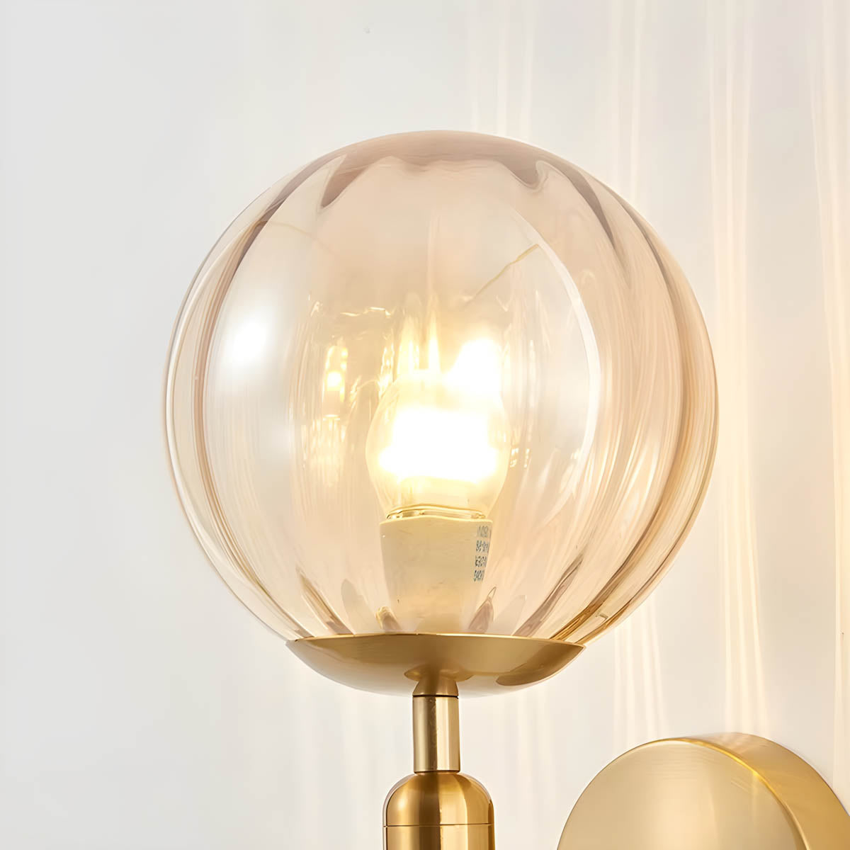 Skorter | Elegant wall lamp Clear in beautifully crafted glass
