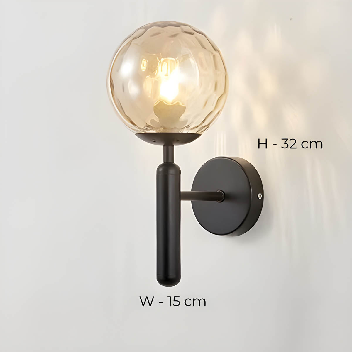 Skorter | Elegant wall lamp Clear in beautifully crafted glass