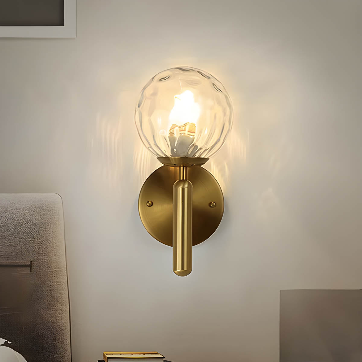 Skorter | Elegant wall lamp Clear in beautifully crafted glass