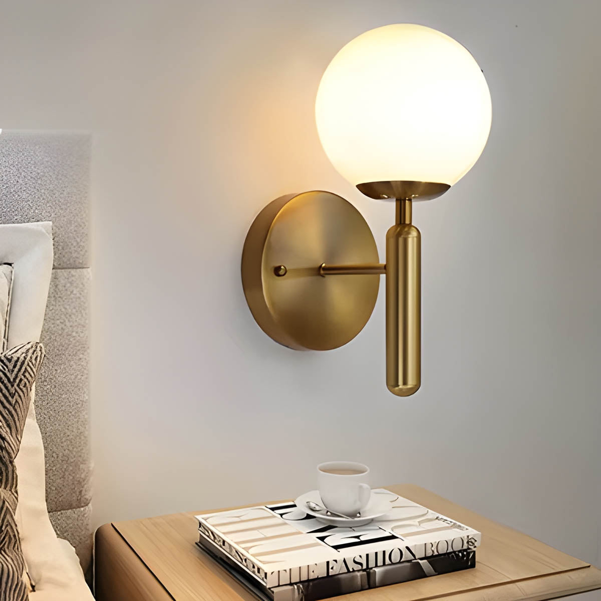 Skorter | Elegant wall lamp Clear in beautifully crafted glass