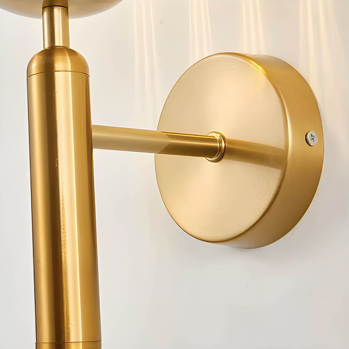Skorter | Elegant wall lamp Clear in beautifully crafted glass