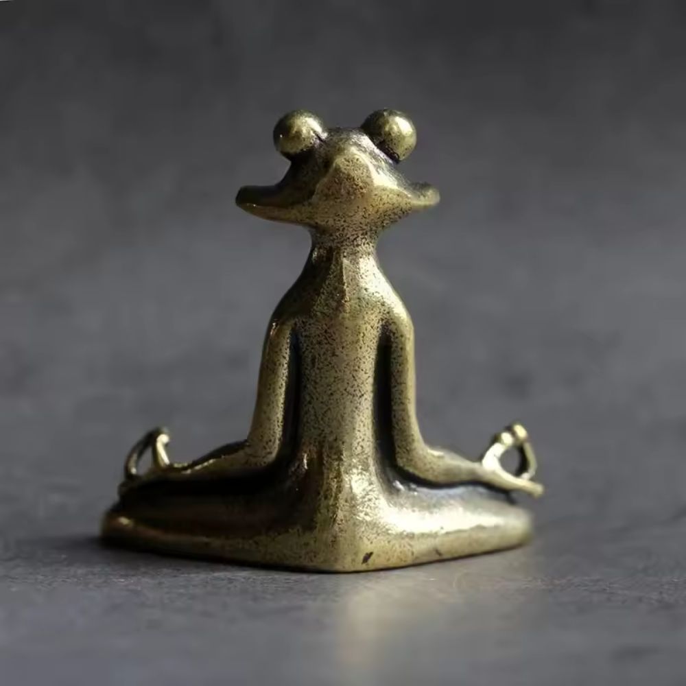 Skorter | Calm Lotus Frog Miniature Figurine
