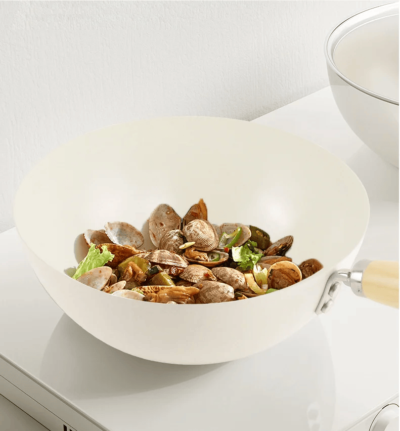 Skorter ceramic with lid for all heat sources