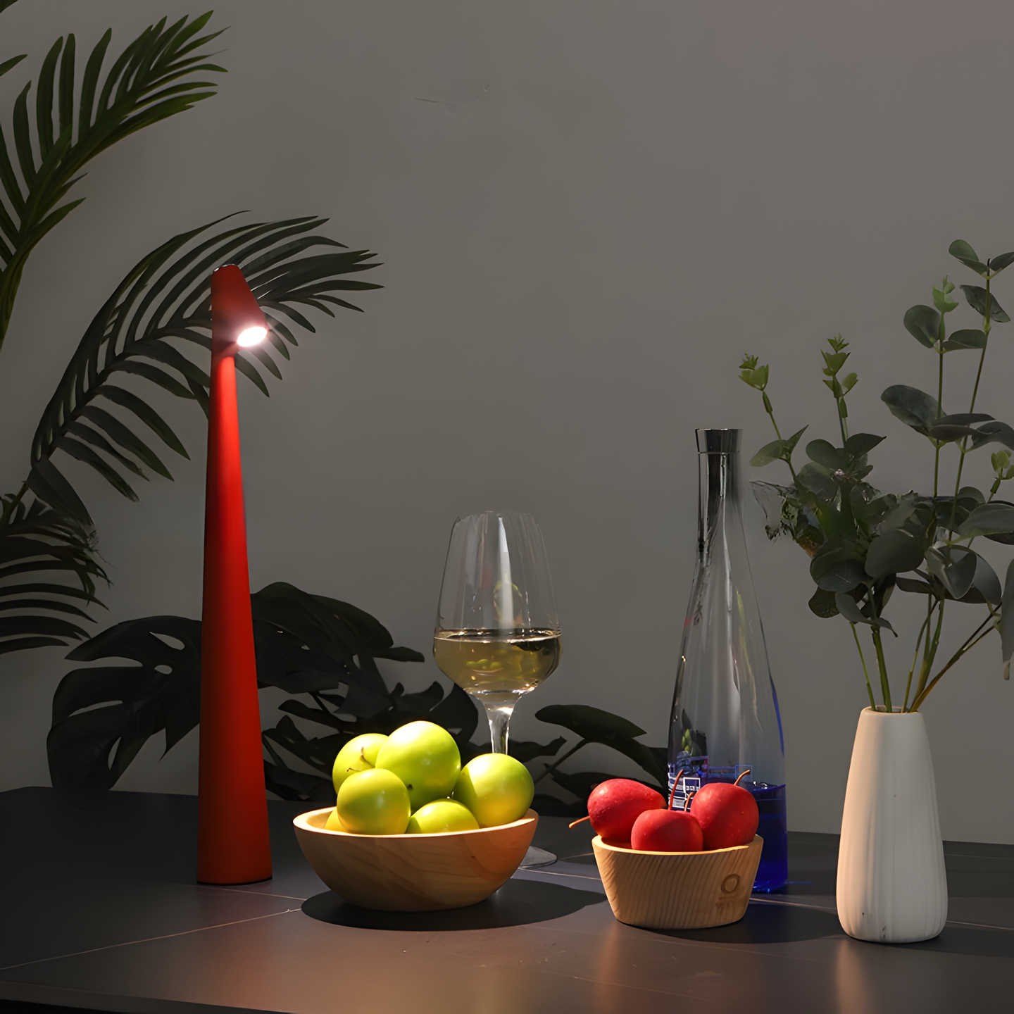 Skorter | LunaSlim Elegant Table Lamp with Wireless Functionality