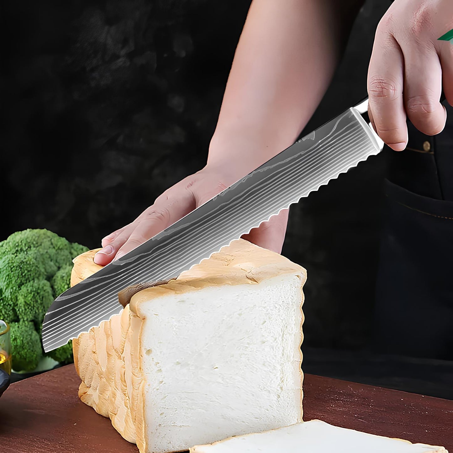 Skorter professional bread knife with handle in green resin