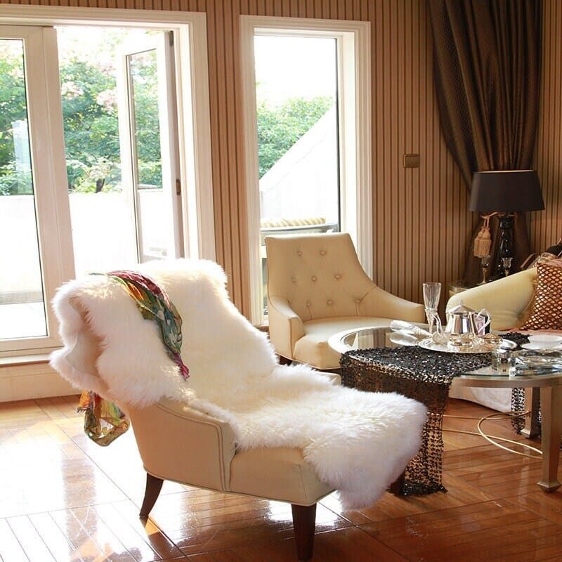 Skorter | Cozy Fluffy Fake Sheepskin Blanket in Cotton Candy Shape
