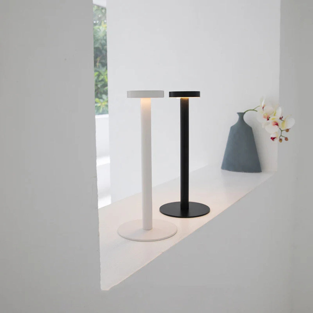 Skorter | Zephyr Aluminum LED Table Lamp