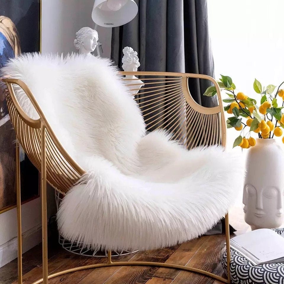 Skorter | Deluxe Fluffy Faux Sheepskin Rug in Tree Shape