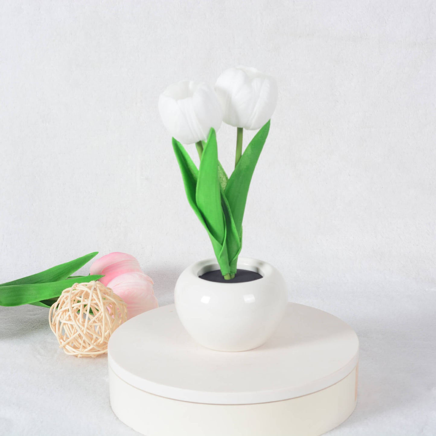 Skorter | Modern Creative Simulation Tulip Peony LED Night Light Table Lamp