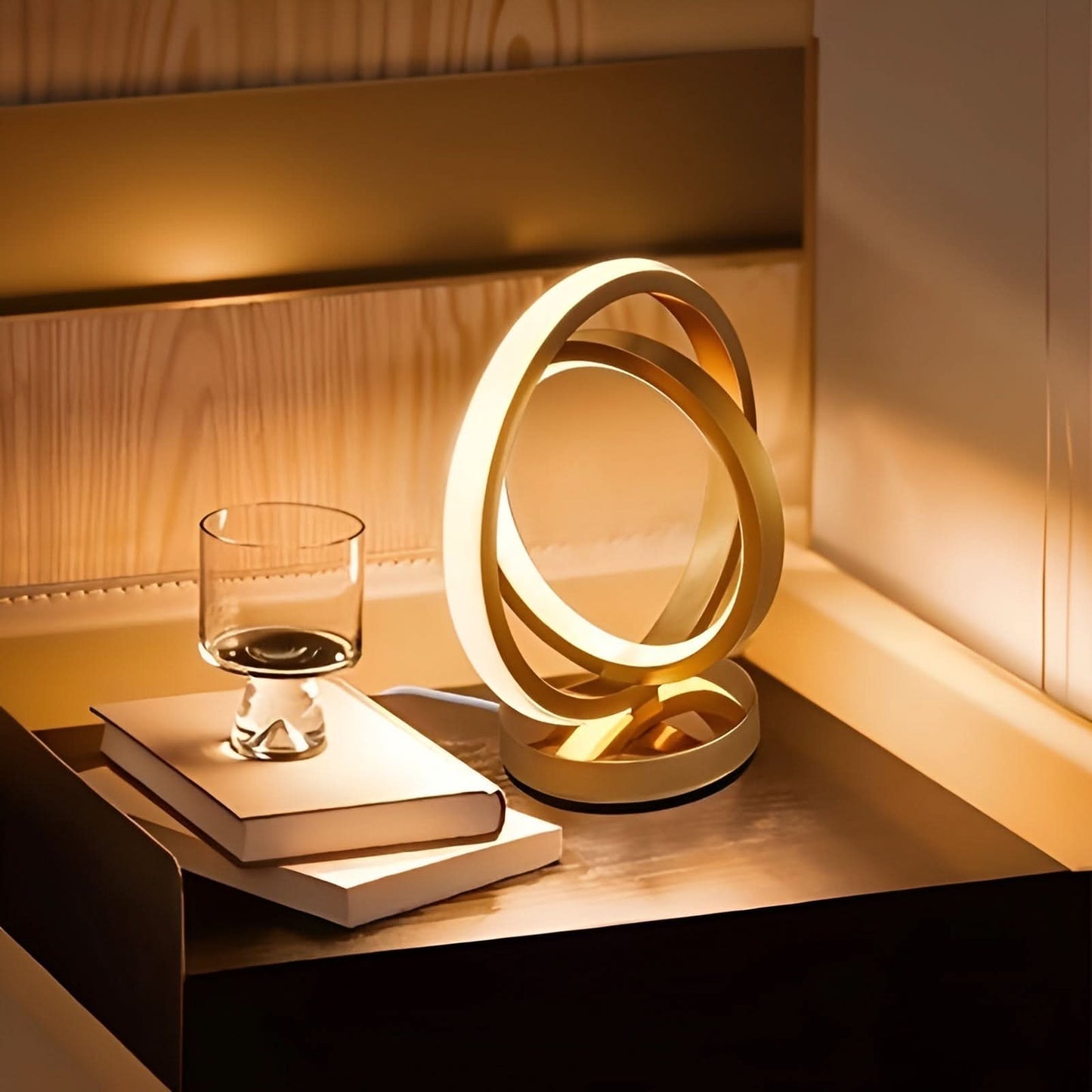 Skorter | Modern Dimmable Table Lamp – Stylish Metal Design with USB Power