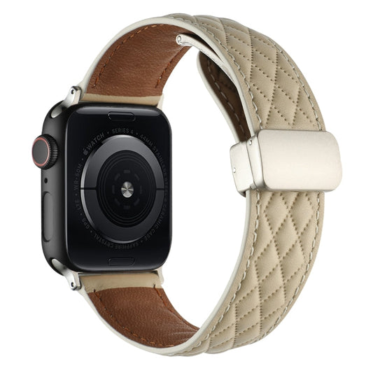 Skorter | For Apple Watch SE 2023 44mm Diamond Pattern Magnetic Folding Buckle Leather Watch Band (Starlight Color)