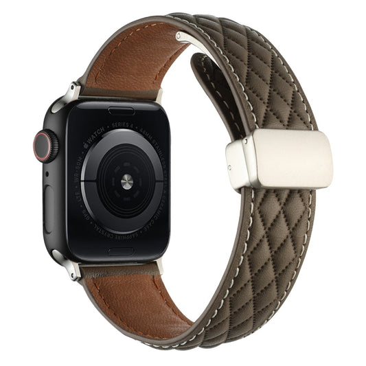 Skorter | For Apple Watch SE 2023 44mm diamond pattern magnetic clasp leather watch band (Brown)