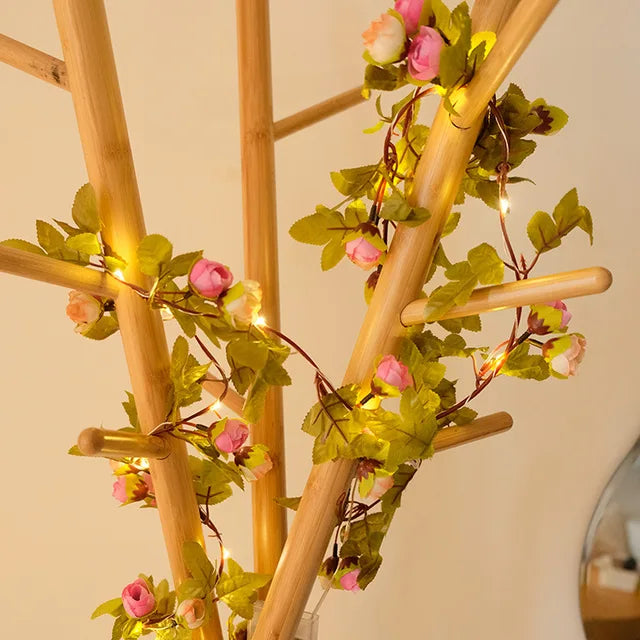 Skorter | LumiLeaf - Solar LED Light Chain with Maple Leaf - Weather Resistant & Energy Saving for Garden and Balcony
