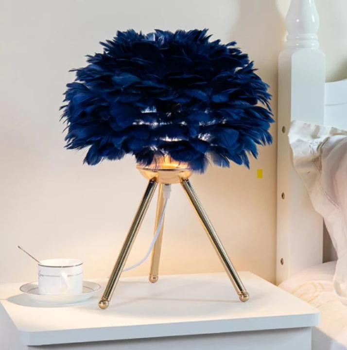 Skorter | Table Lamp - FeatherLux - Dimmable Light - Elegant Feather Design