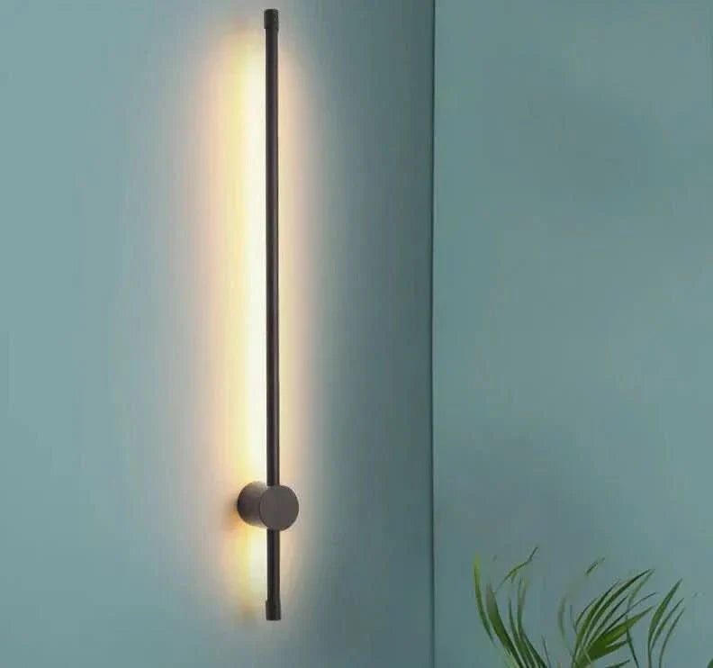Skorter | Minimalist Wall Lamp with Plug and LED Light