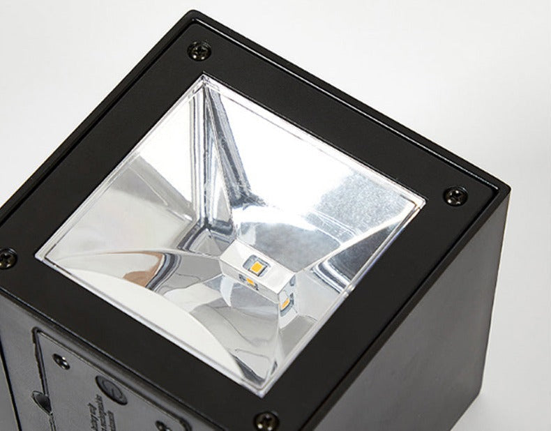 Skorter | GlowBeam – Elegant Outdoor Wall Lamp for Mood Lighting