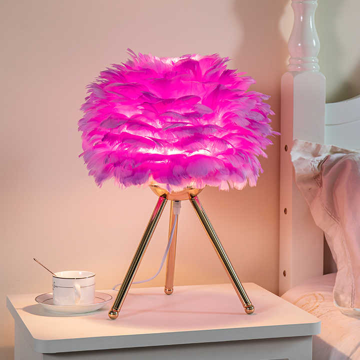 Skorter | Table Lamp - FeatherLux - Dimmable Light - Elegant Feather Design