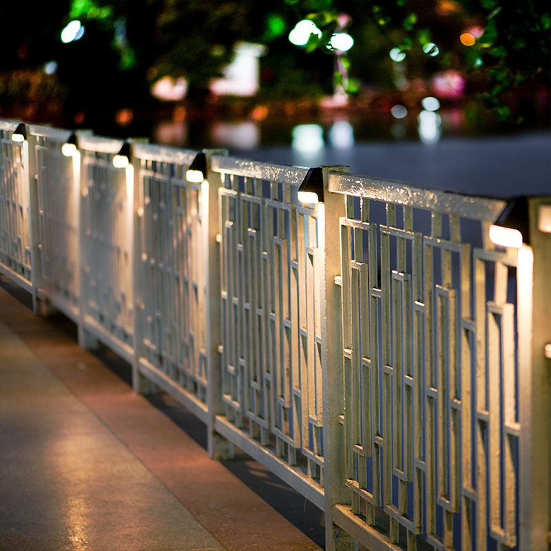 Skorter | SolarAura – Chic Solar Outdoor Light for a Warm Glow