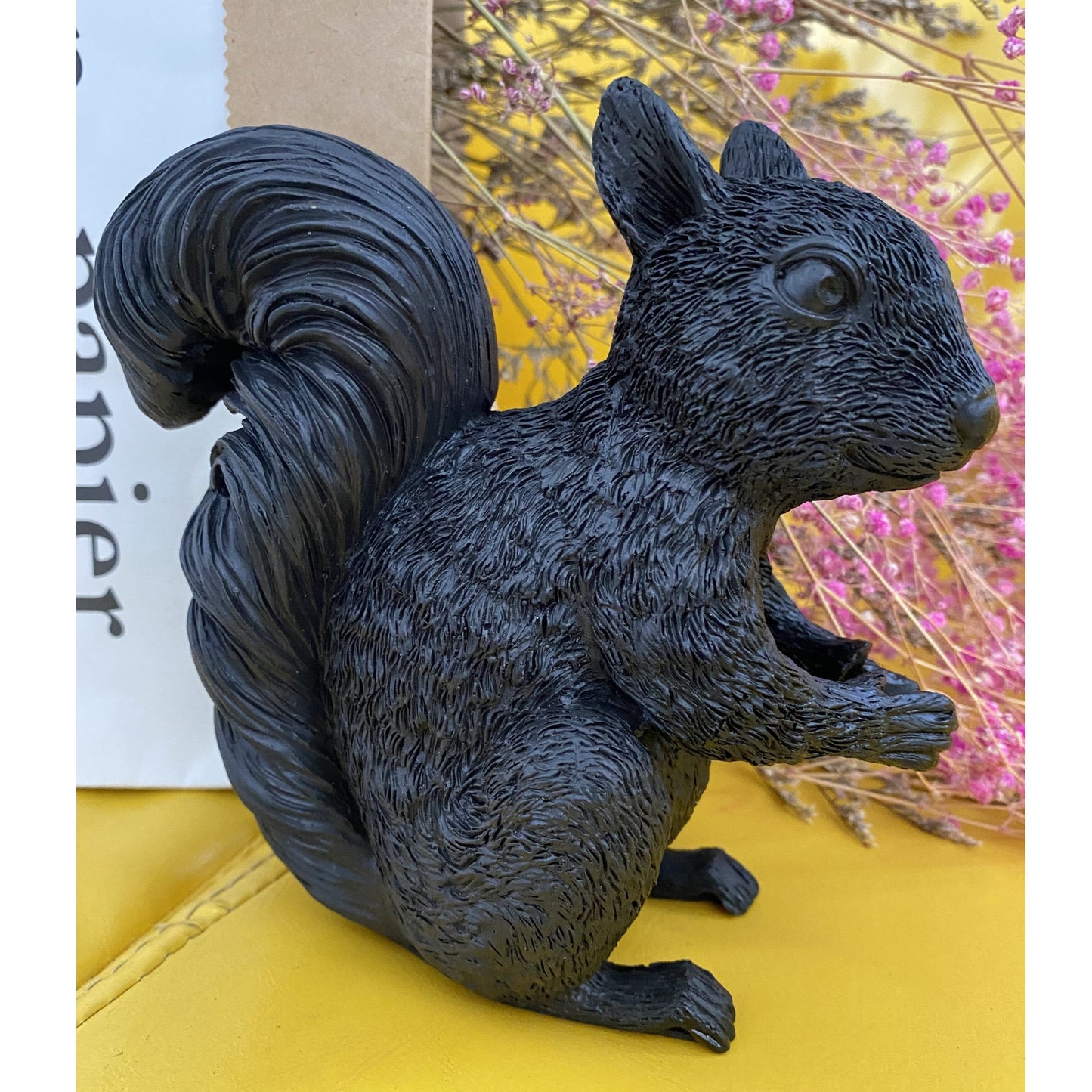 Skorter | ForestGlow - Sophisticated Squirrel Lamp