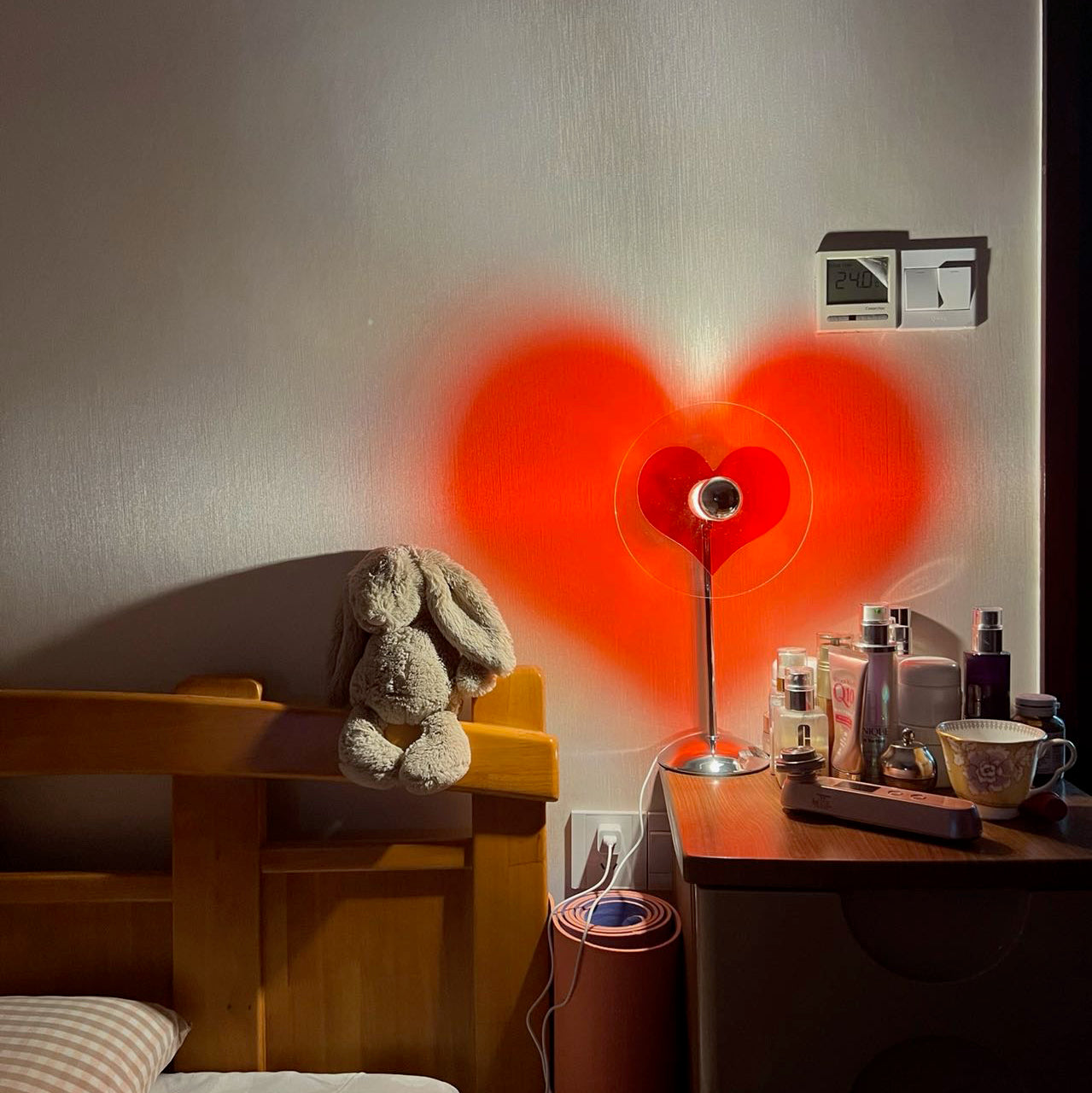 Skorter | LoveGlow – Elegant Table Lamp with Rechargeable LED