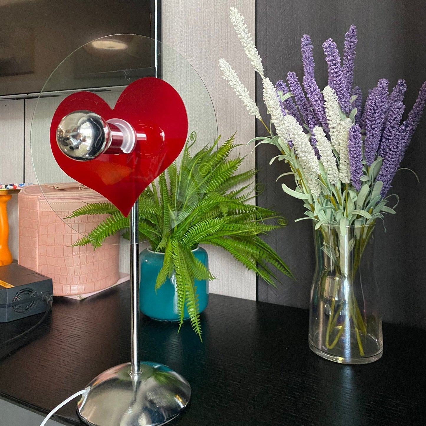 Skorter | LoveGlow – Elegant Table Lamp with Rechargeable LED