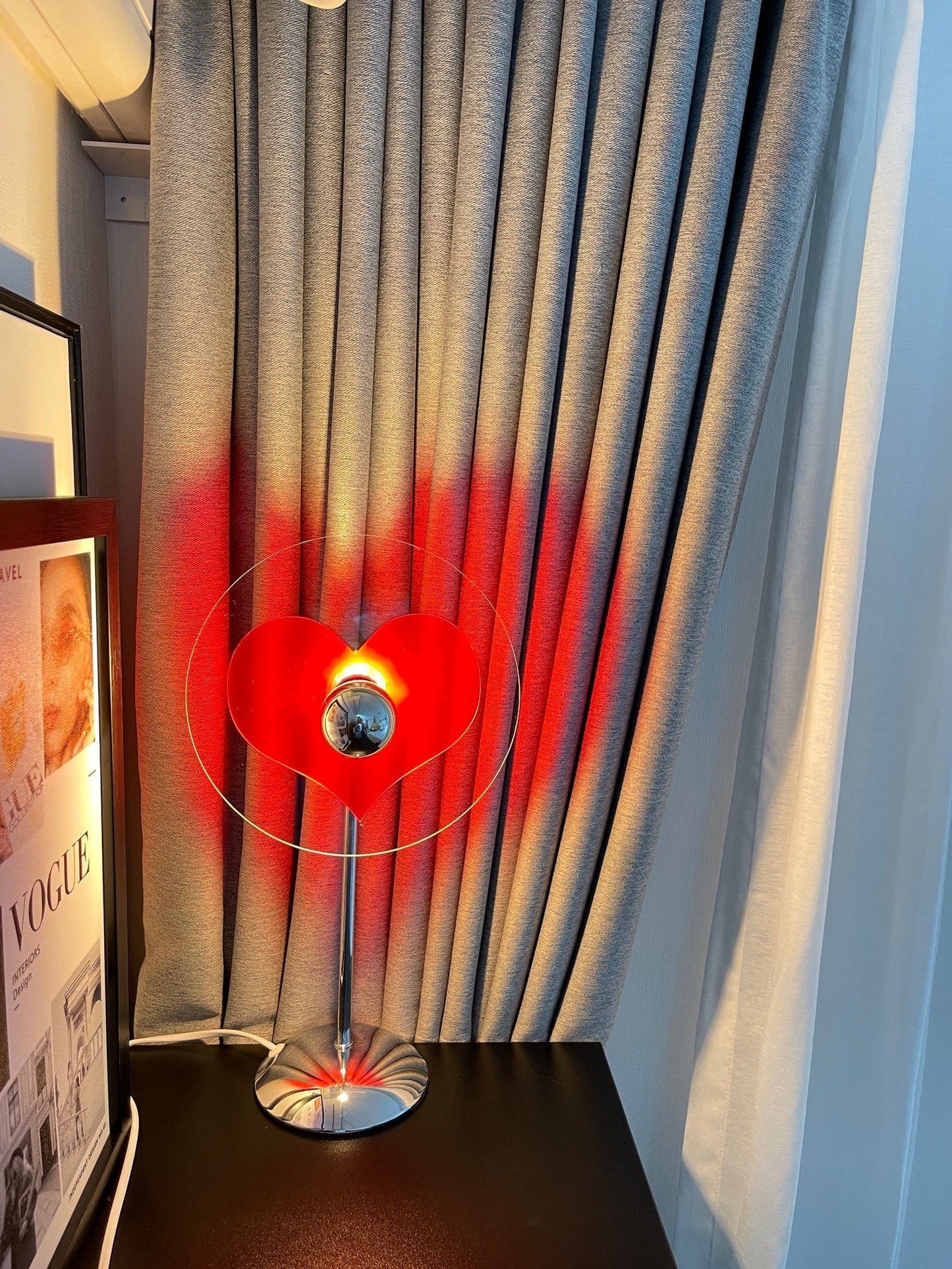 Skorter | LoveGlow – Elegant Table Lamp with Rechargeable LED