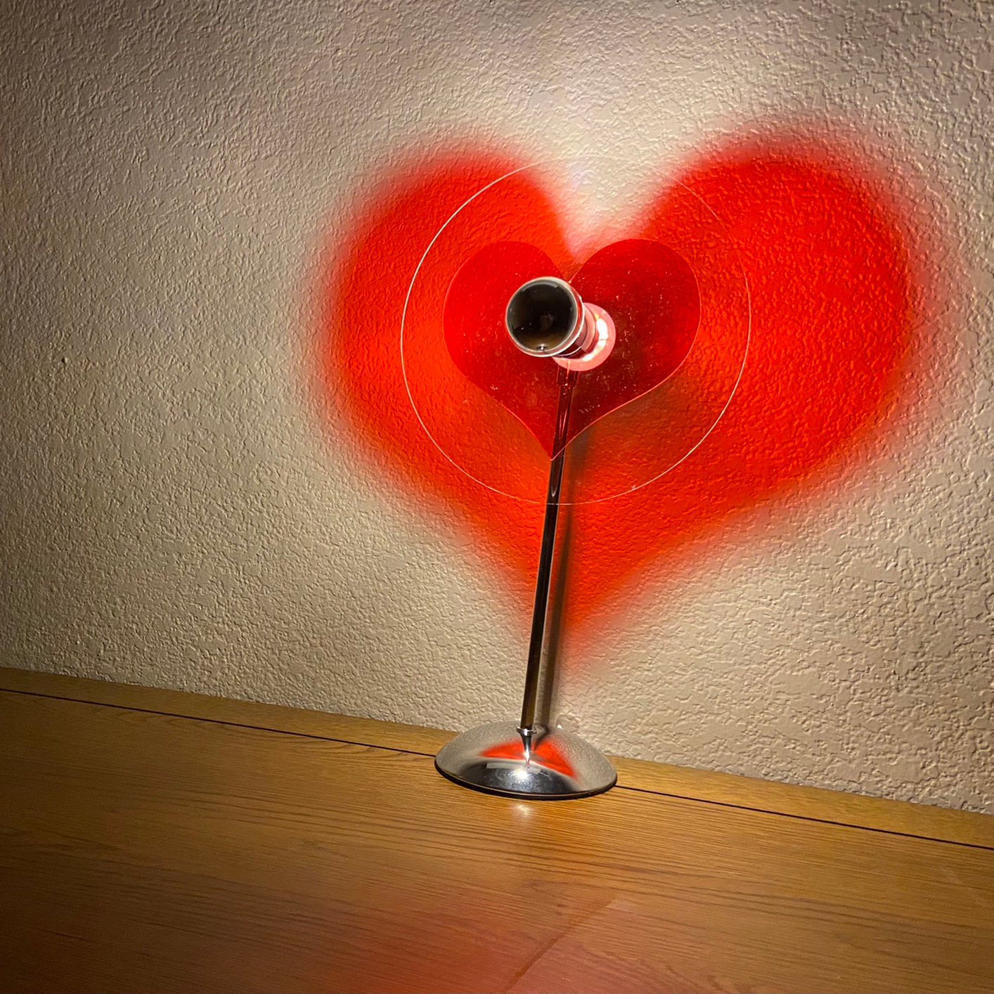 Skorter | LoveGlow – Elegant Table Lamp with Rechargeable LED